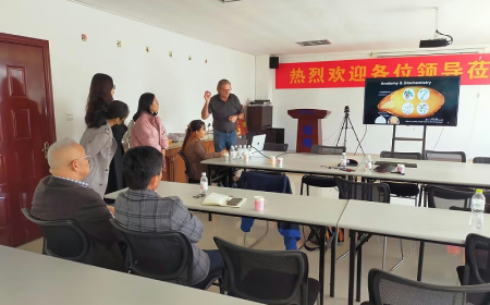 Focusing  on  flaxseed products,  we  invited  the  doctoral  experts  to  have  a discussion